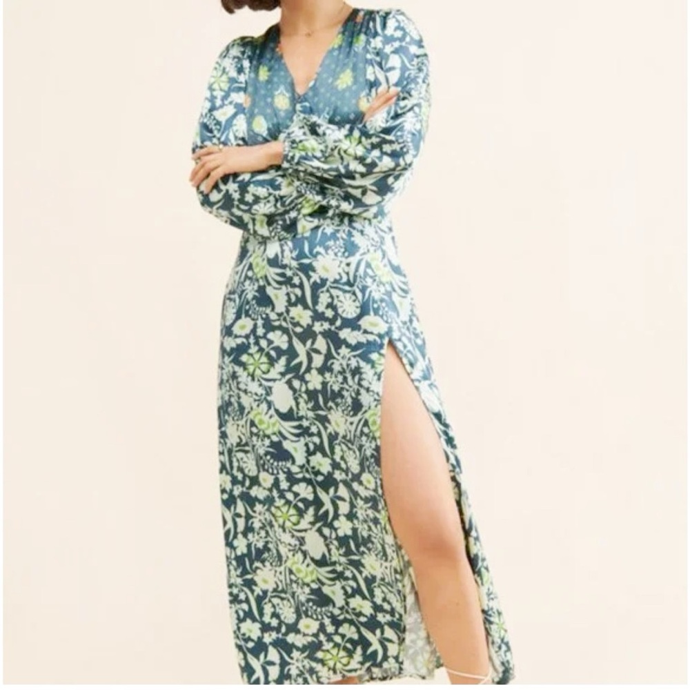 Damson Madder Stormi bohemian floral maxi satin dress w/ side slit. Size 10US